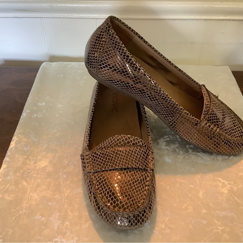 Vionic Chill Larrun Brown Flats 7